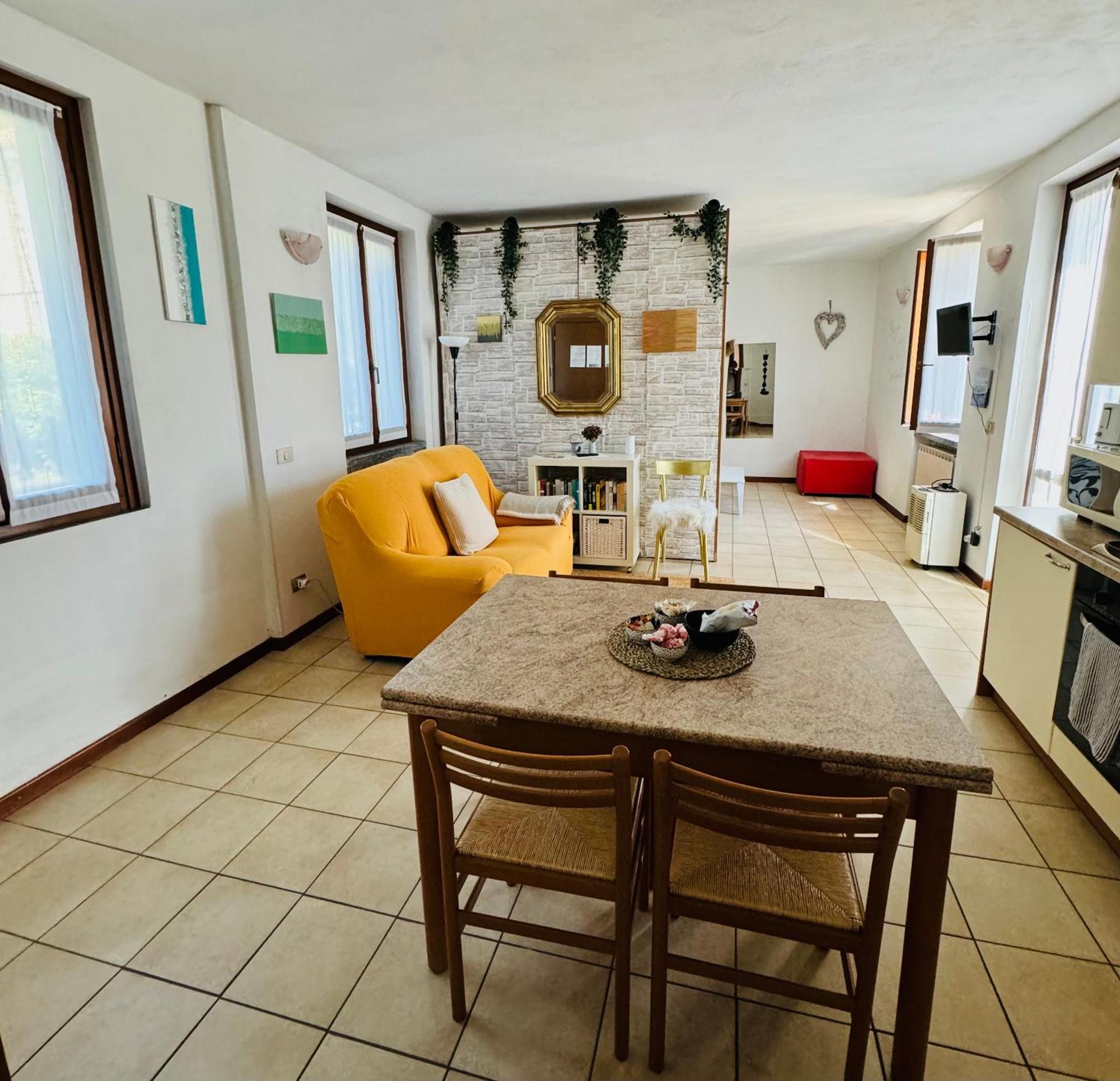 Apartamento Casa Nonna Elide Besozzo Exterior foto